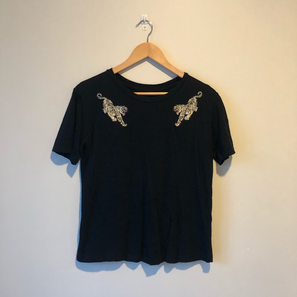 Black tee